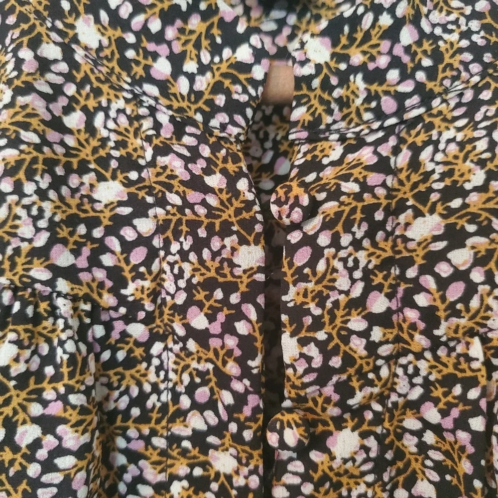 Black Bull Blouse – Size L – Black (Pink, White & Gold Floral Pattern)  - Picture 3 of 6